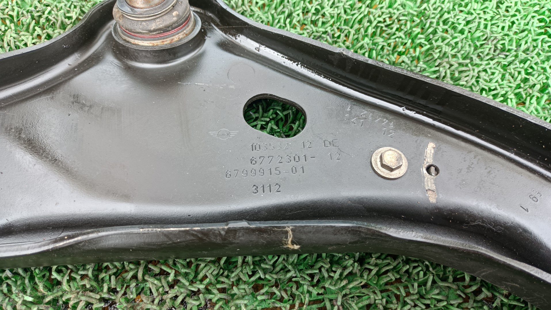 BMW ミニ フロントコントロールアーム 左 クーパークラブマン 走行 129015km DBA-ZF16 ( R55 ) 2012