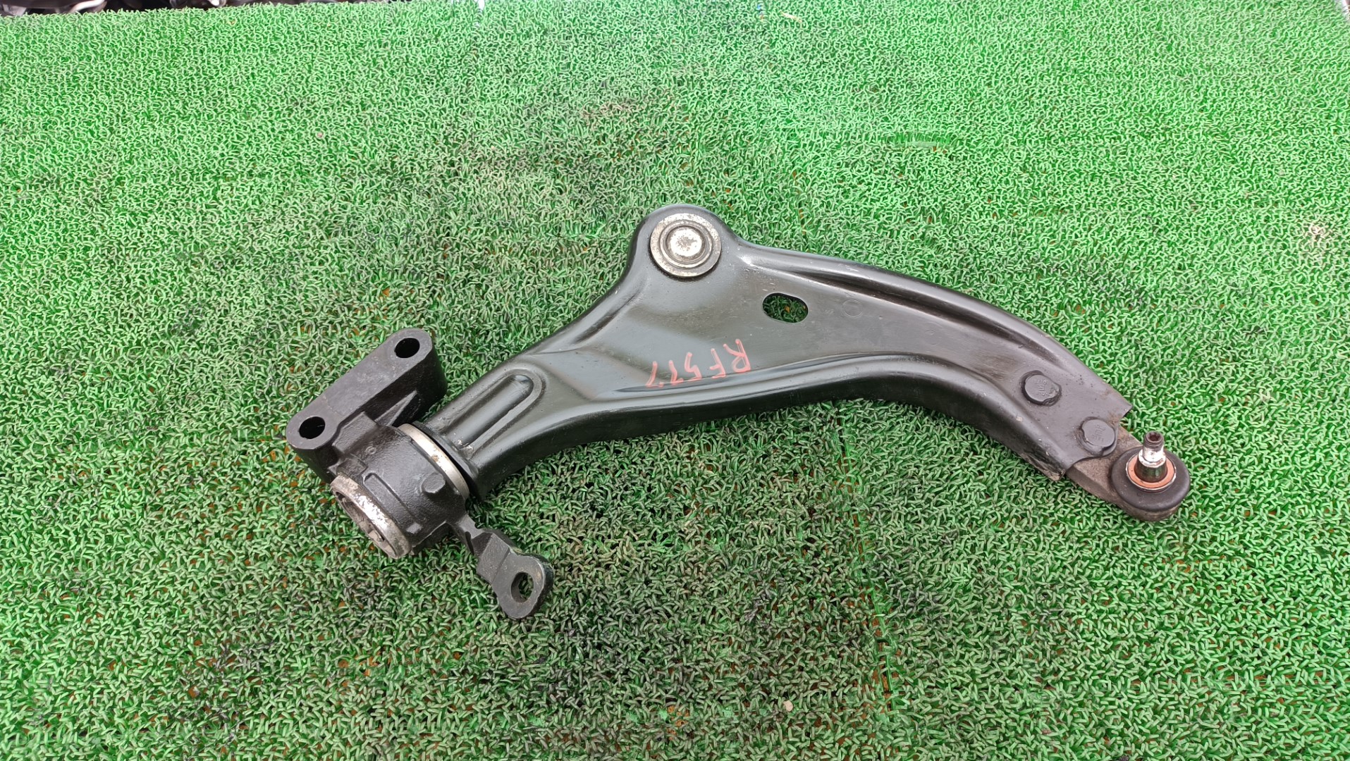 BMW ミニ フロントコントロールアーム 右 クーパークラブマン 走行 129015km DBA-ZF16 ( R55 ) 2012