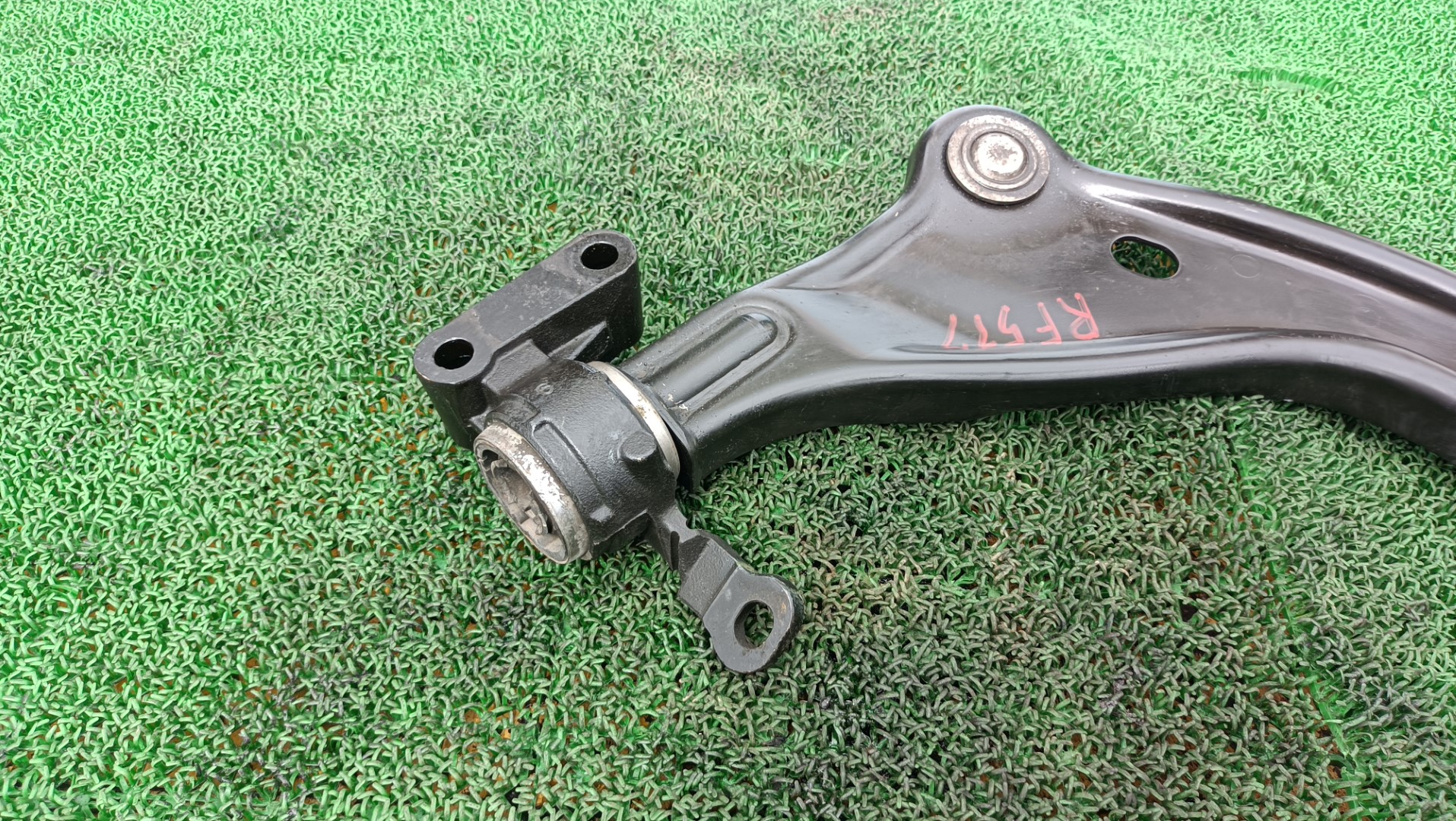BMW ミニ フロントコントロールアーム 右 クーパークラブマン 走行 129015km DBA-ZF16 ( R55 ) 2012