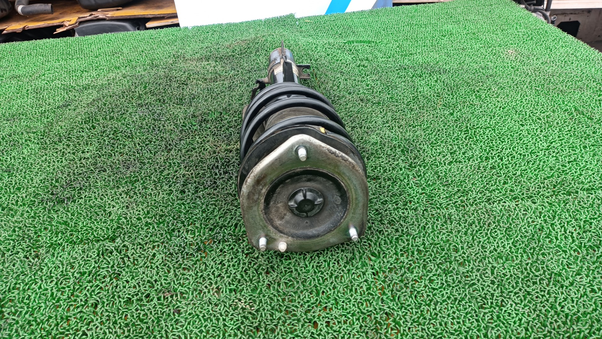 BMW ミニ フロントショックアブソーバー 右 クーパークラブマン 走行 129015km DBA-ZF16 ( R55 ) 2012