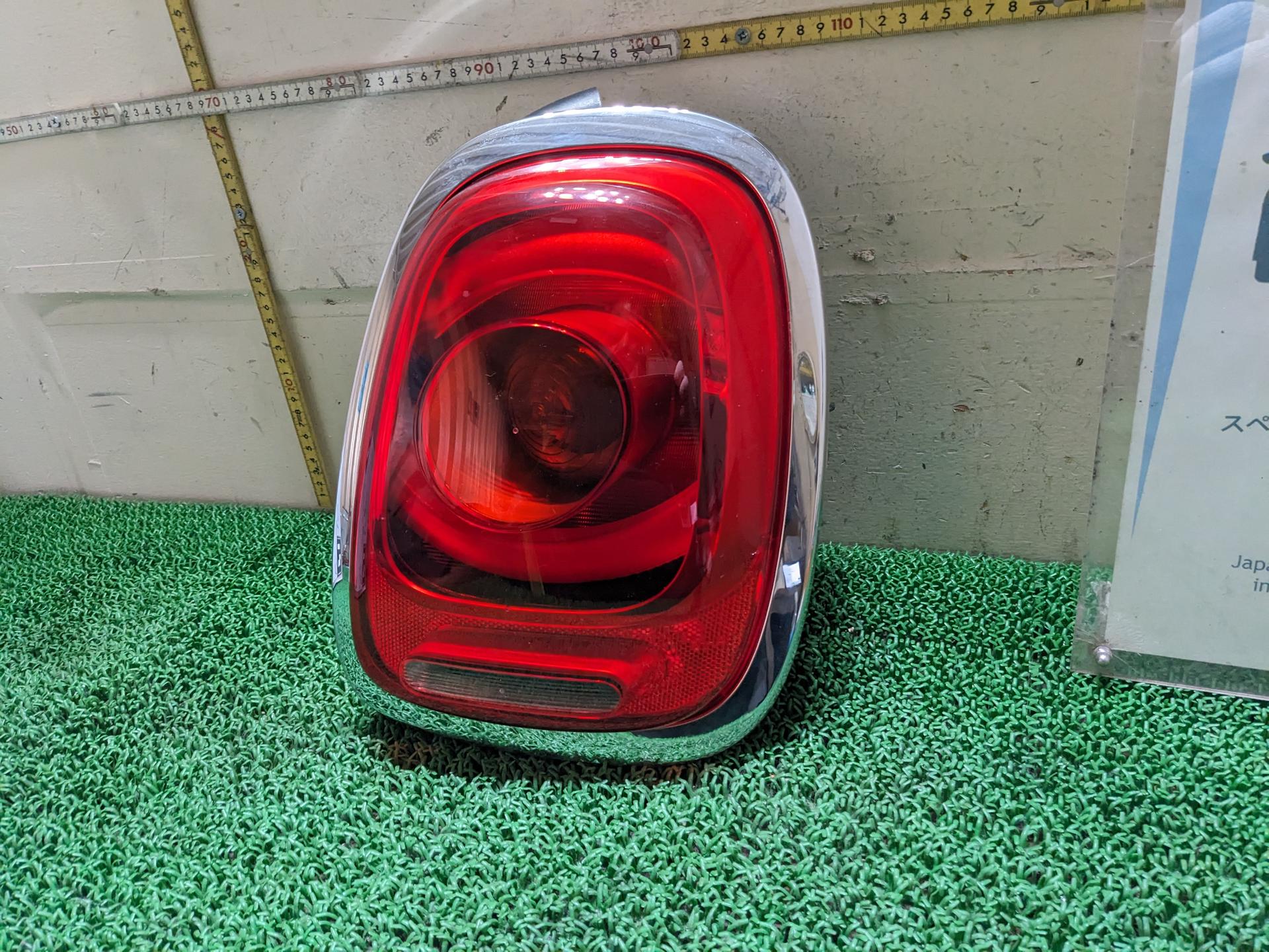 ミニ テールライト 右 クーパーS DBA-XM20 XM20 F55 2014 F56