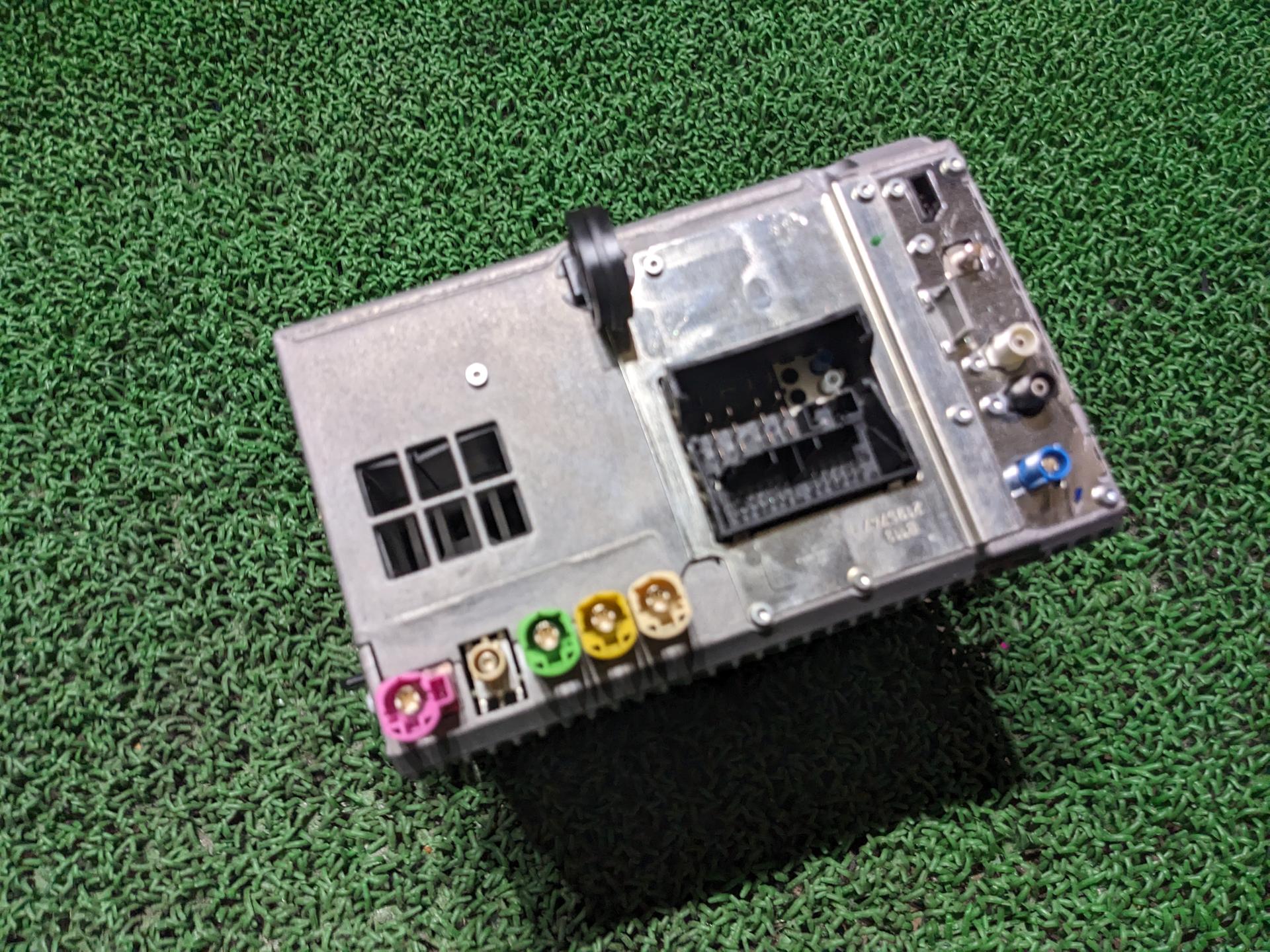 ミニ DVDナビゲーションユニット モデル番号 ALB128 シリアル番号 [AL2128H0132893] クーパーS DBA-XM20 XM20 2014 F56