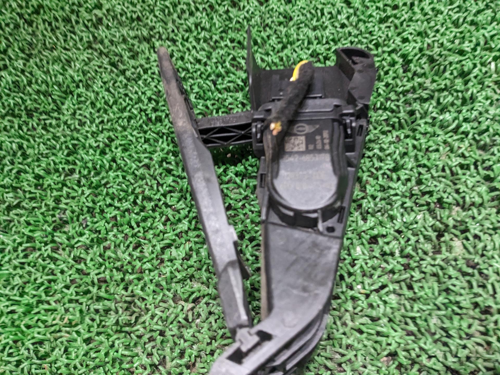 ミニ アクセルペダル クーパーS DBA-XM20 XM20 2014 F56