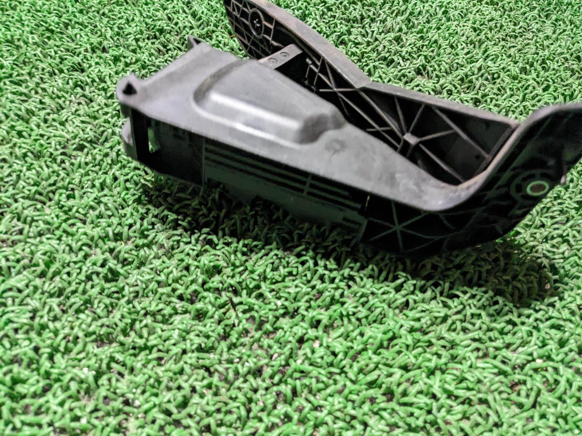 ミニ アクセルペダル クーパーS DBA-XM20 XM20 2014 F56