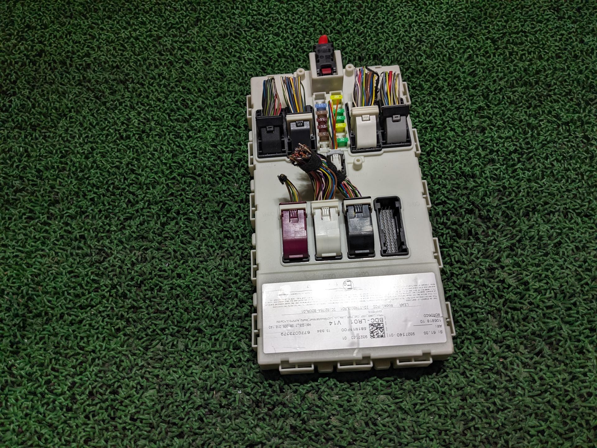 ミニ ヒューズボックス クーパーS DBA-XM20 XM20 2014 F56