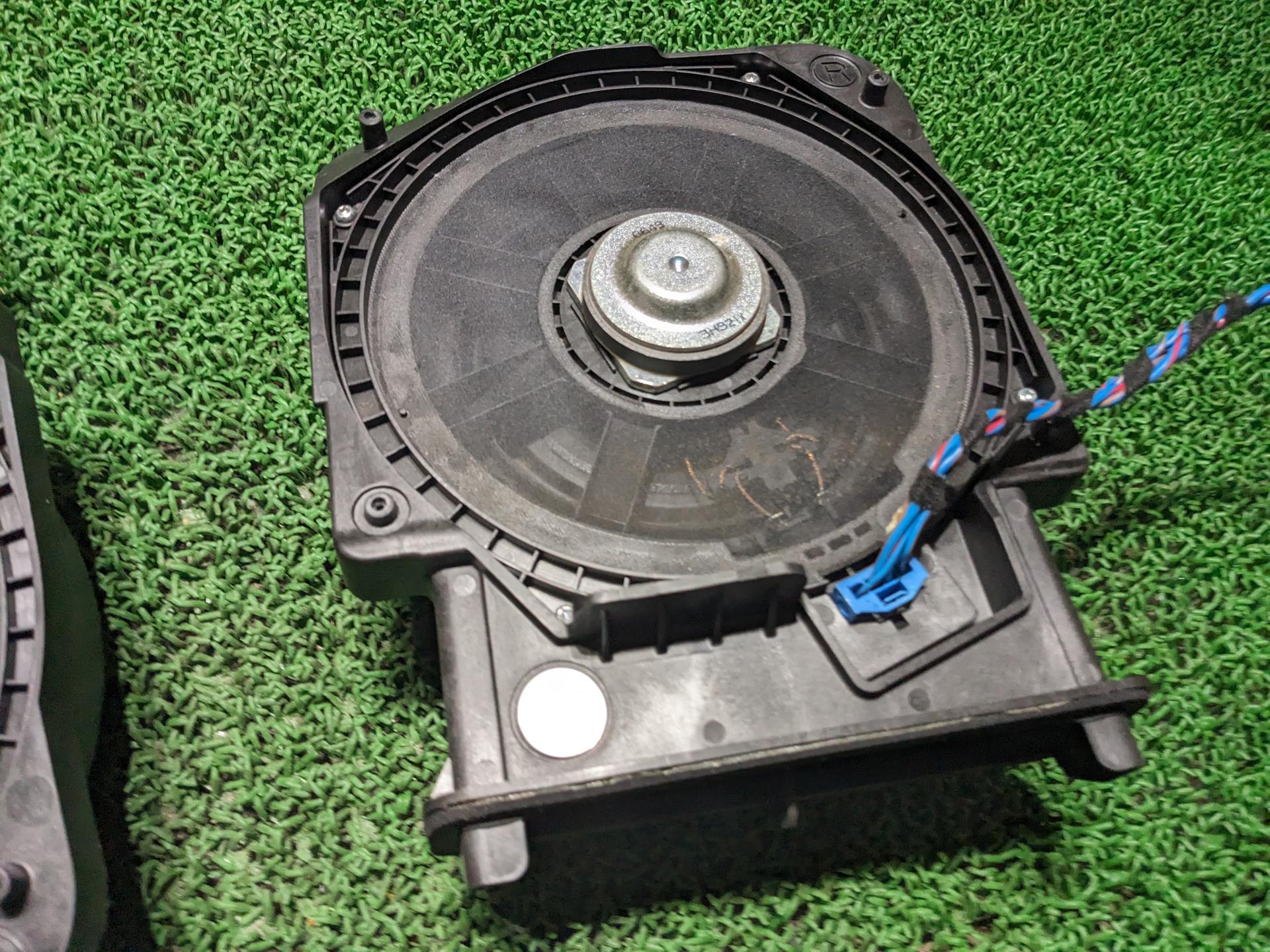 ミニ フロントシートサブウーファー 左右 クーパーS DBA-XM20 XM20 2014 F56