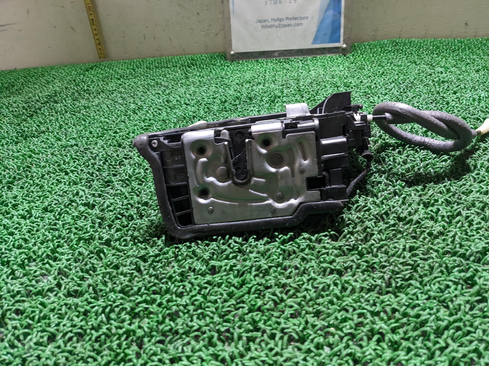 ミニ フロントドアロック 左 クーパーS DBA-XM20 XM20 F56 LCI ミニ/ F55 ミニ カブリオレ / F57 BMW X1 / F48 2014 F56