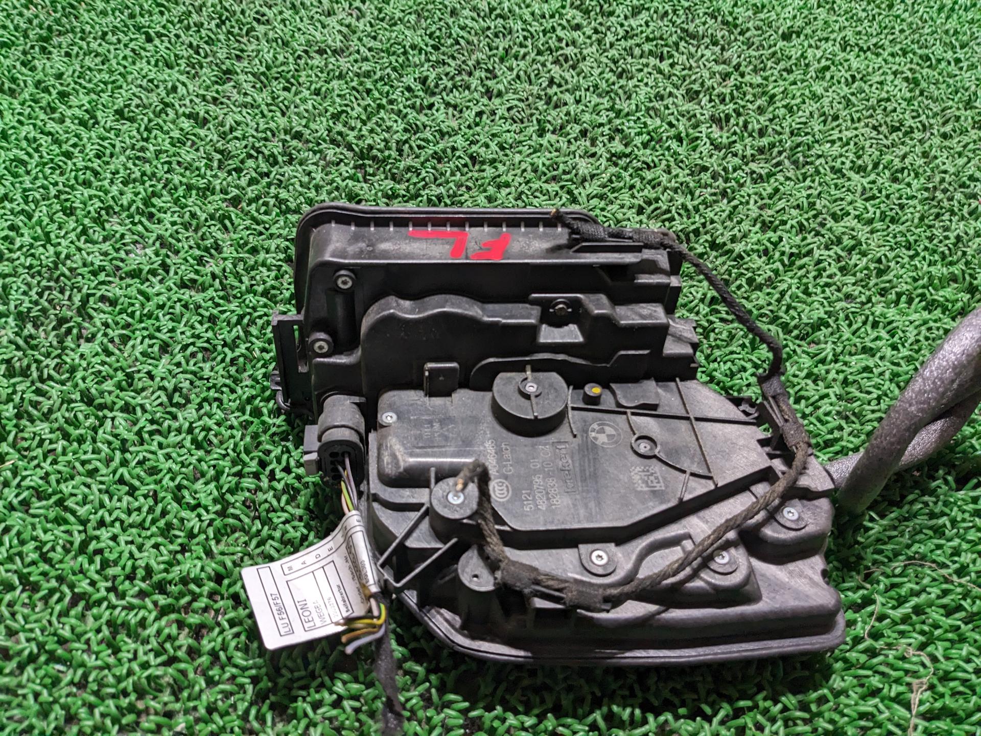 ミニ フロントドアロック 左 クーパーS DBA-XM20 XM20 F56 LCI ミニ/ F55 ミニ カブリオレ / F57 BMW X1 / F48 2014 F56