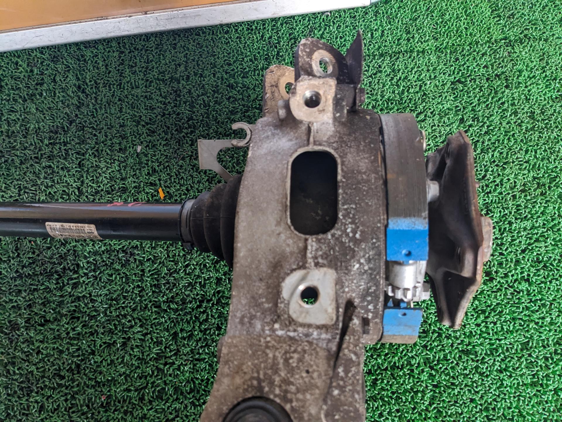 ポルシェ リアナックルハブ 右 ドライブシャフト付 パナメーラ 4S ABA-970M48A 970M48A 2010 970