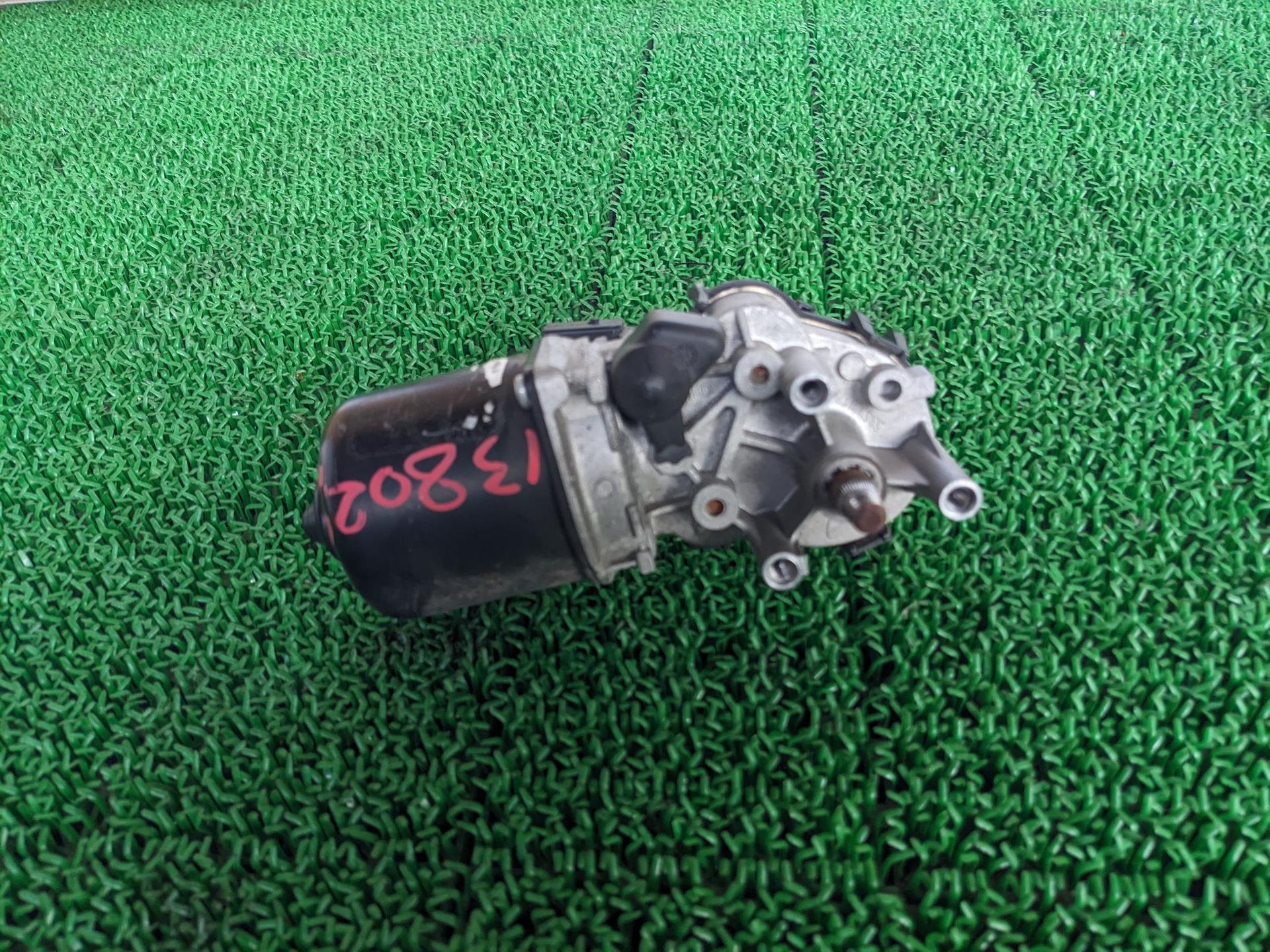 ミニ フロントワイパーモーター R56 LCI クーパーS DBA-SV16 SV16 2012