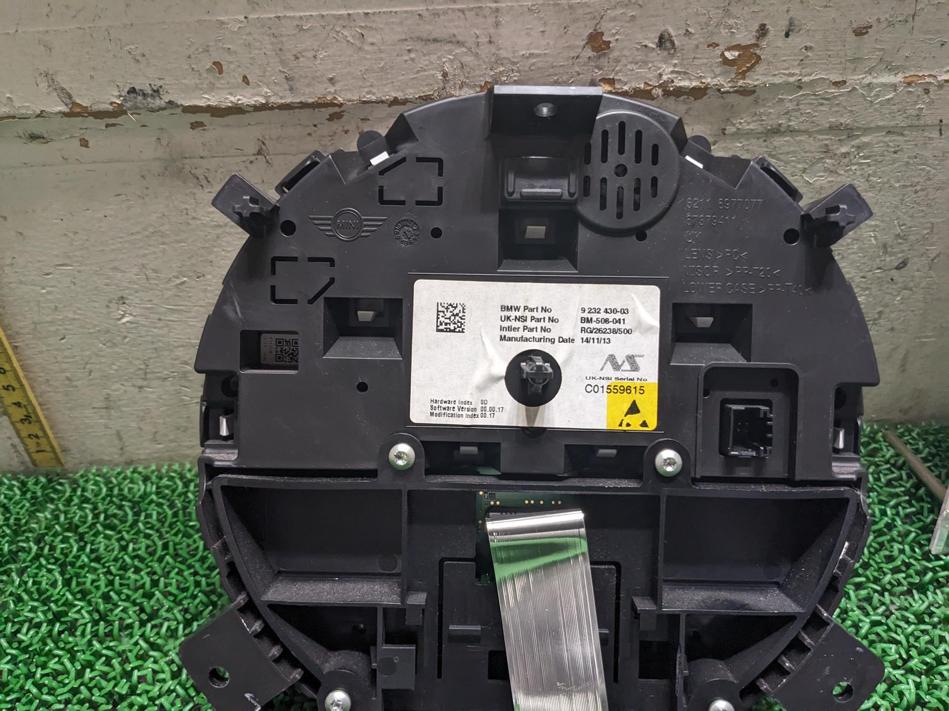 ミニ スピードメーター ワン DBA-ZA16 ZA16 R56 LCI クラブマン / R55 LCI カブリオ / R57 LCI 2013 R60 クロスオーバー