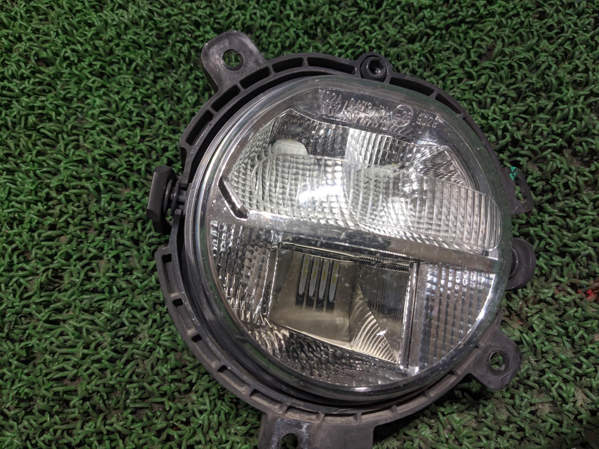 ミニ フォグランプ 右 クーパーS DBA-XM20 XM20 F55 クラブマン / F54 カブリオレ / F57 2014 F56