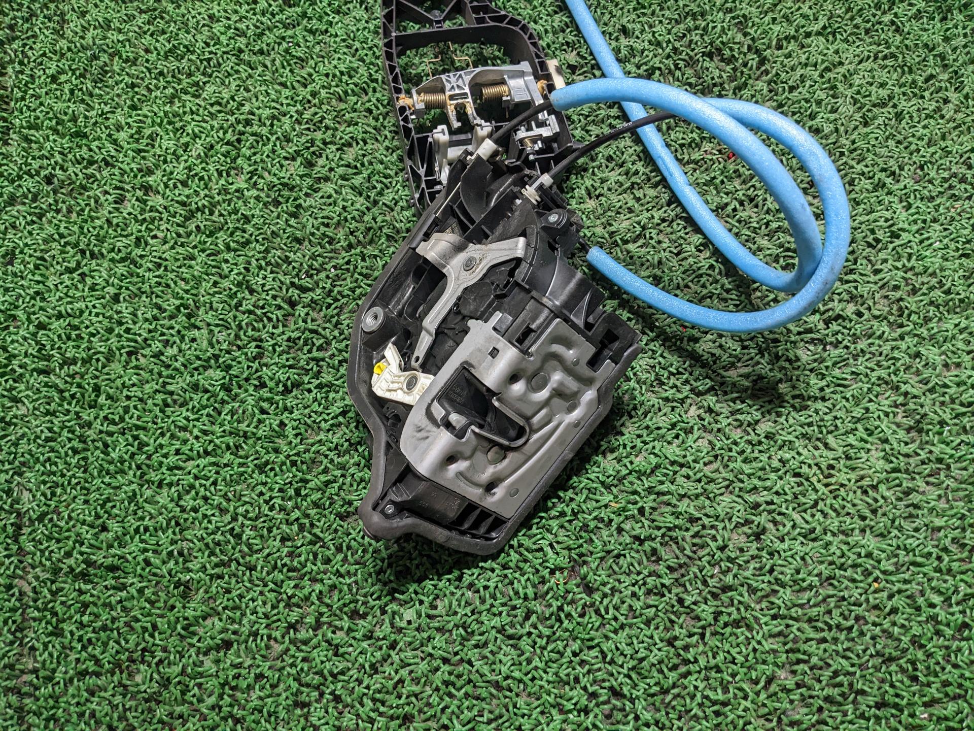 ミニ フロントドアロック 左 クーパーS DBA-XM20 XM20 F55 2014 F56