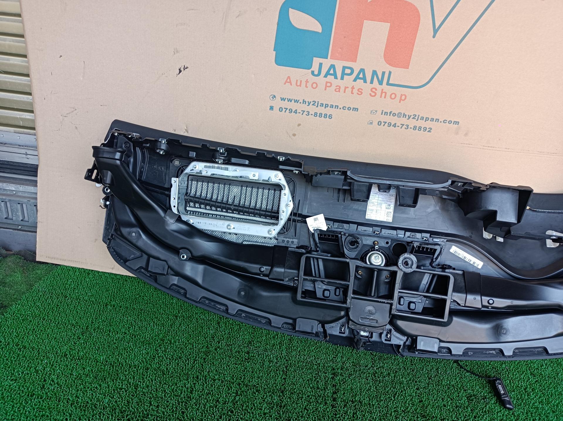 ポルシェ ダッシュボードインストルメントパネル パナメーラ ABA-970CWA 970CWA 2015 970