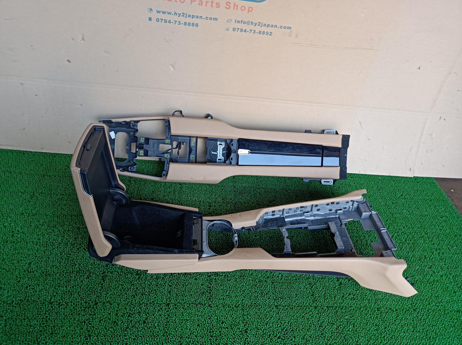 ポルシェ コンソールボックス パナメーラ ABA-970CWA 970CWA 2015 970