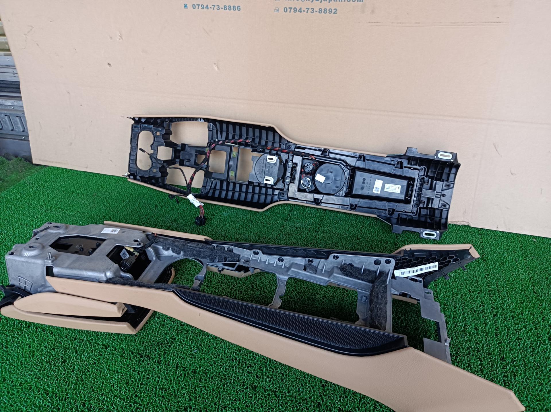 ポルシェ コンソールボックス パナメーラ ABA-970CWA 970CWA 2015 970
