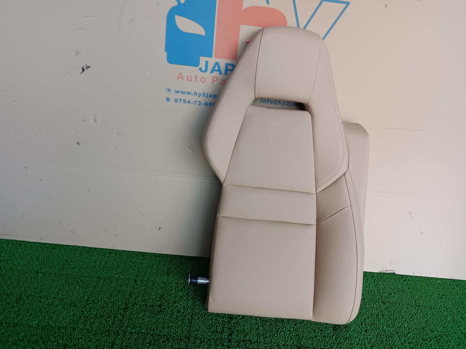 ポルシェ リアシートバッククッション 右 パナメーラ ABA-970CWA 970CWA 2015 970
