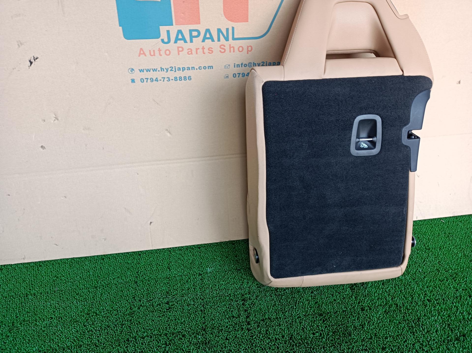 ポルシェ リアシートバッククッション 右 パナメーラ ABA-970CWA 970CWA 2015 970