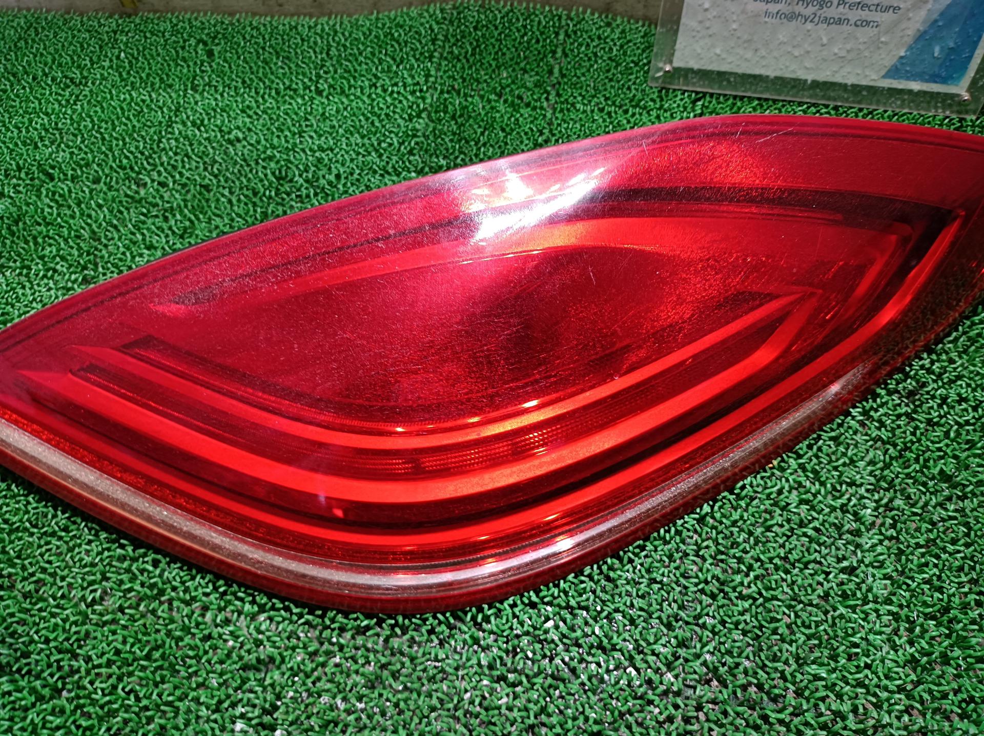 ポルシェ テールランプ テールライト 右 パナメーラ ABA-970CWA 970CWA 2015 970