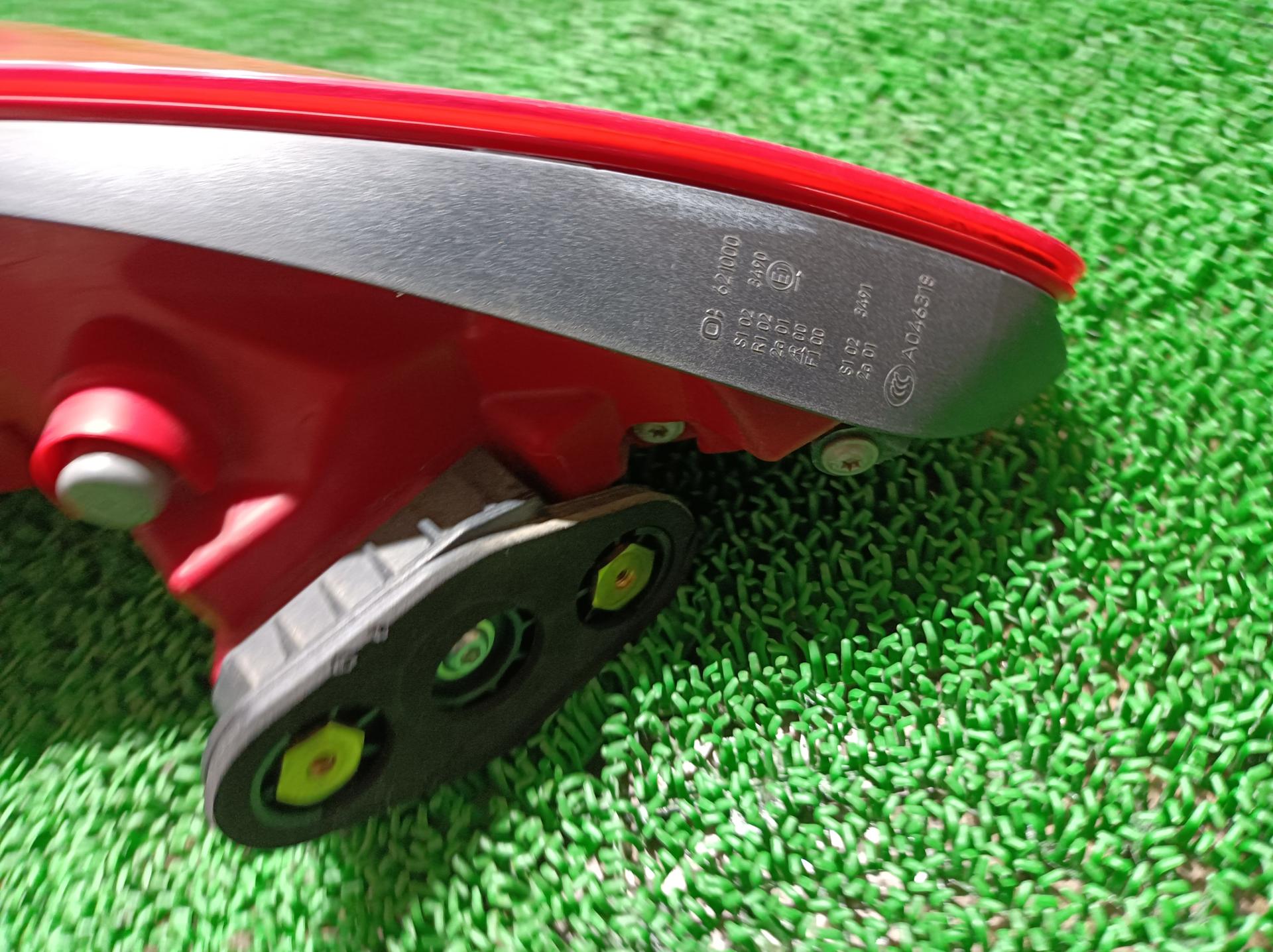 ポルシェ テールランプ テールライト 右 パナメーラ ABA-970CWA 970CWA 2015 970