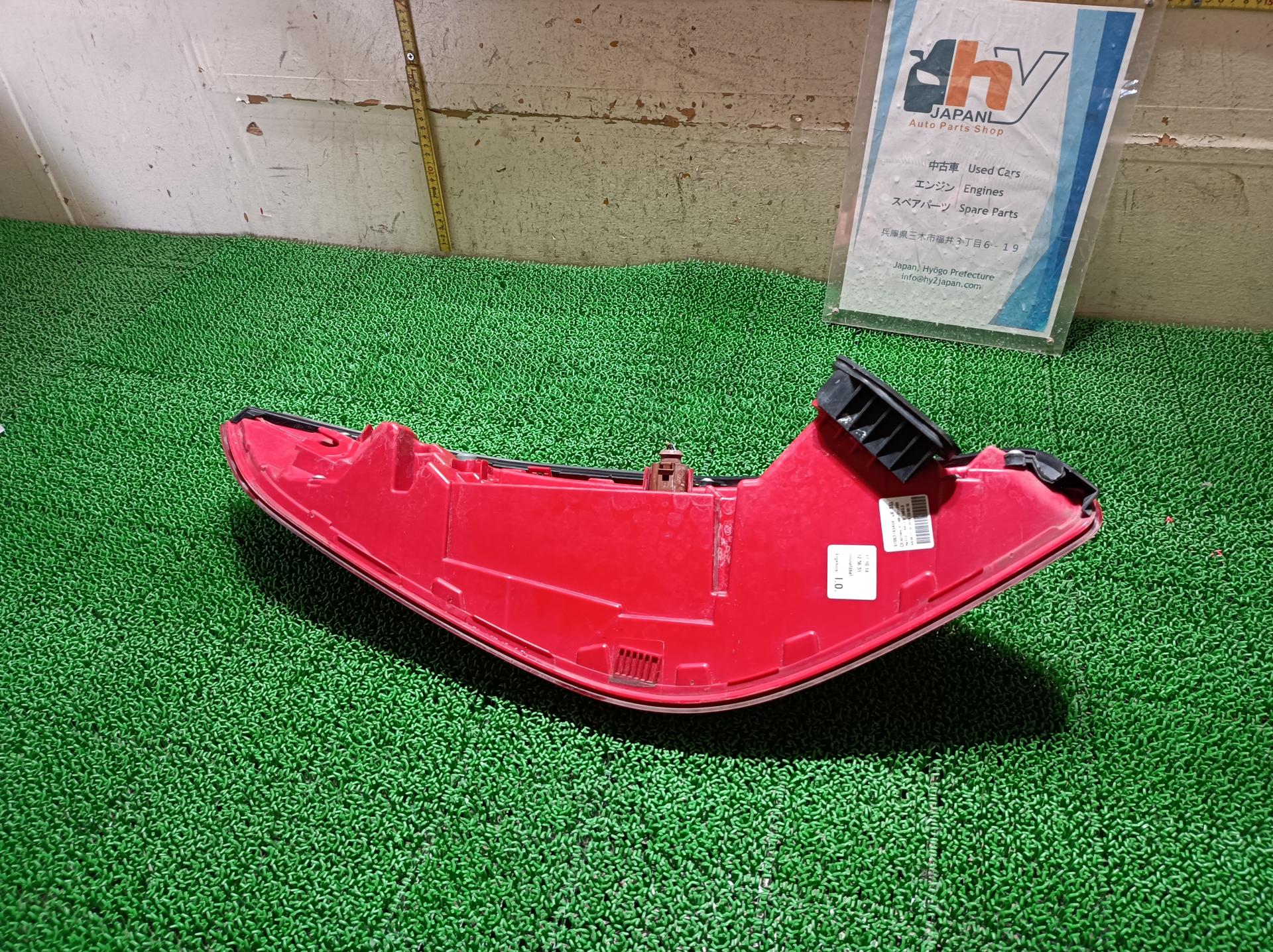 ポルシェ テールランプ テールライト 右 パナメーラ ABA-970CWA 970CWA 2015 970