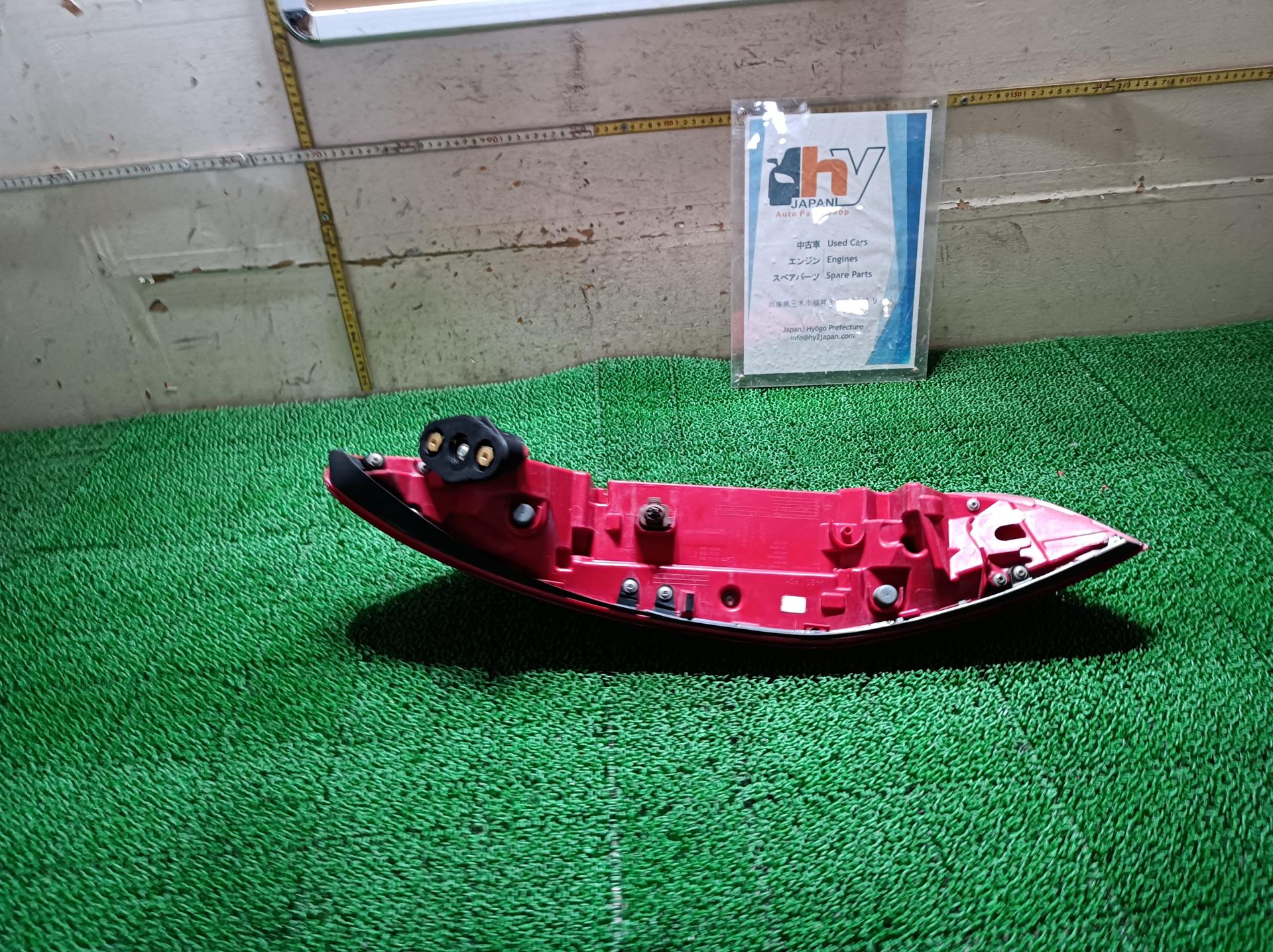 ポルシェ テールランプ テールライト 右 パナメーラ ABA-970CWA 970CWA 2015 970