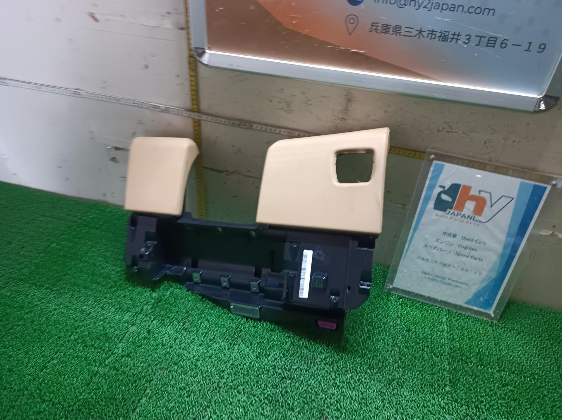 ポルシェ ダッシュボードロアトリム 右 パナメーラ ABA-970CWA 970CWA 2015 970