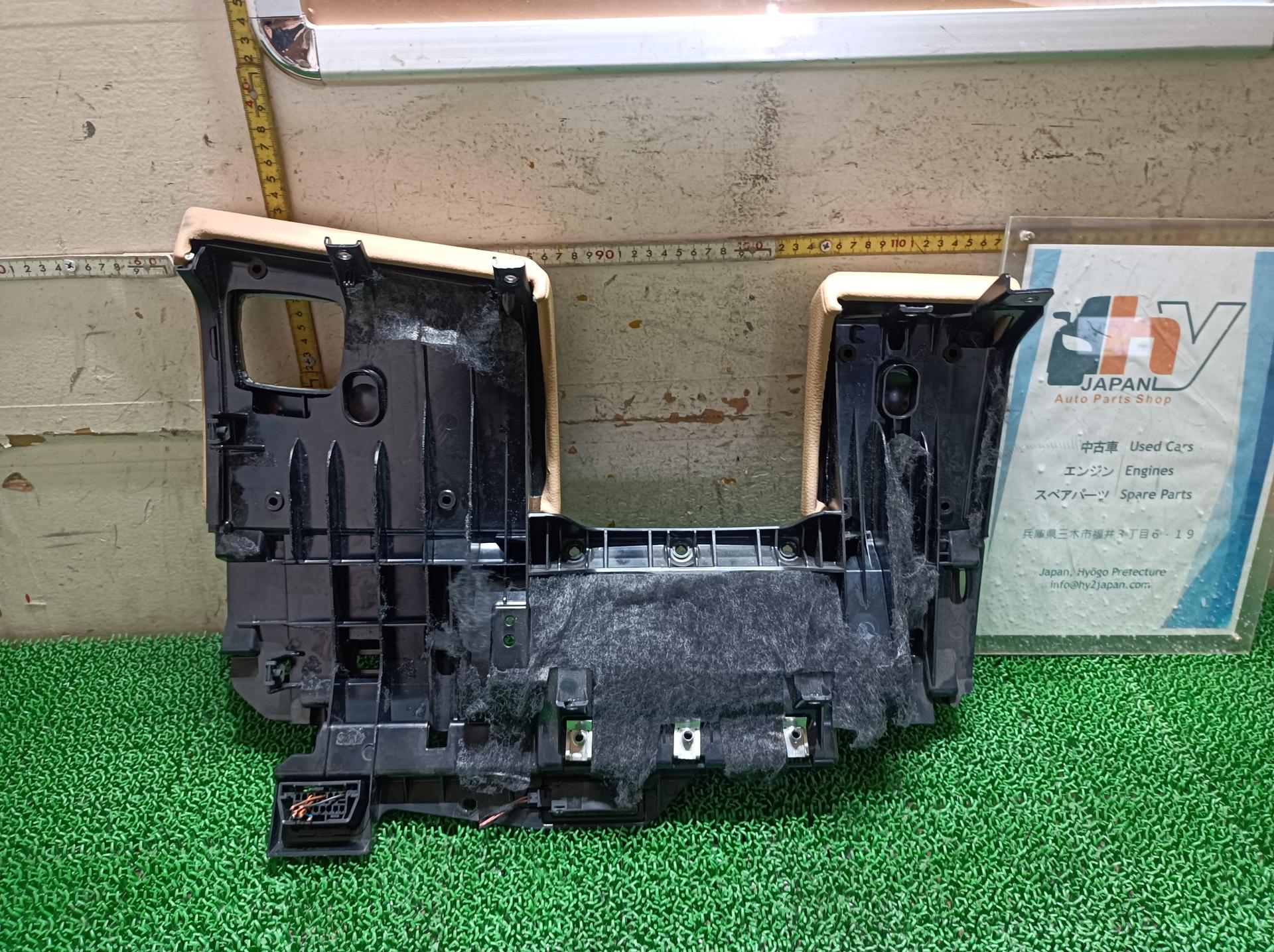 ポルシェ ダッシュボードロアトリム 右 パナメーラ ABA-970CWA 970CWA 2015 970