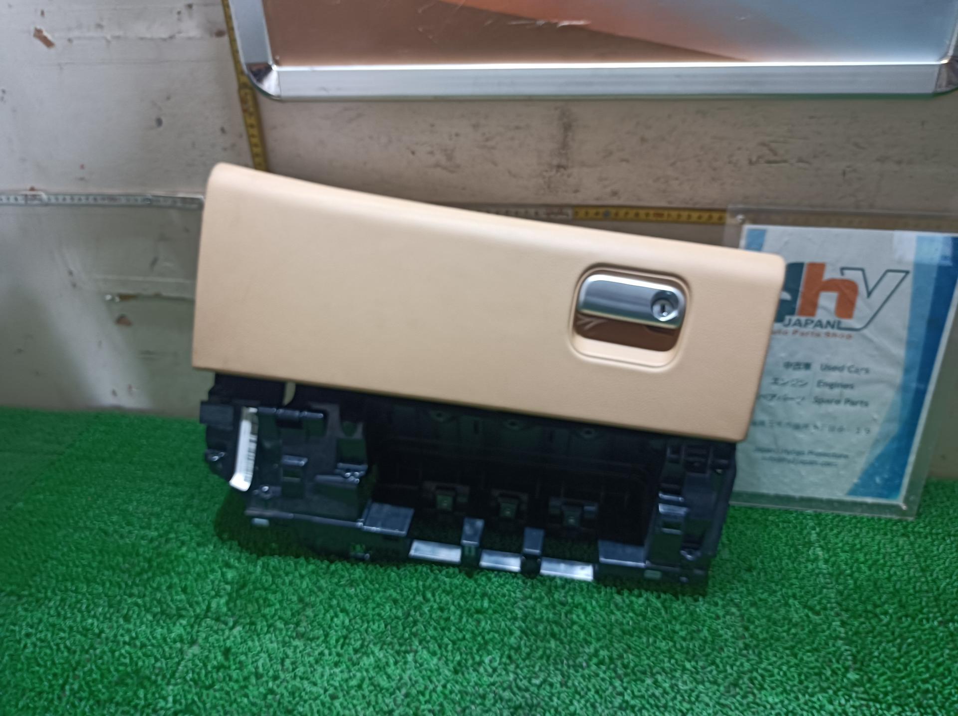ポルシェ グローブボックス パナメーラ ABA-970CWA 970CWA 2015 970
