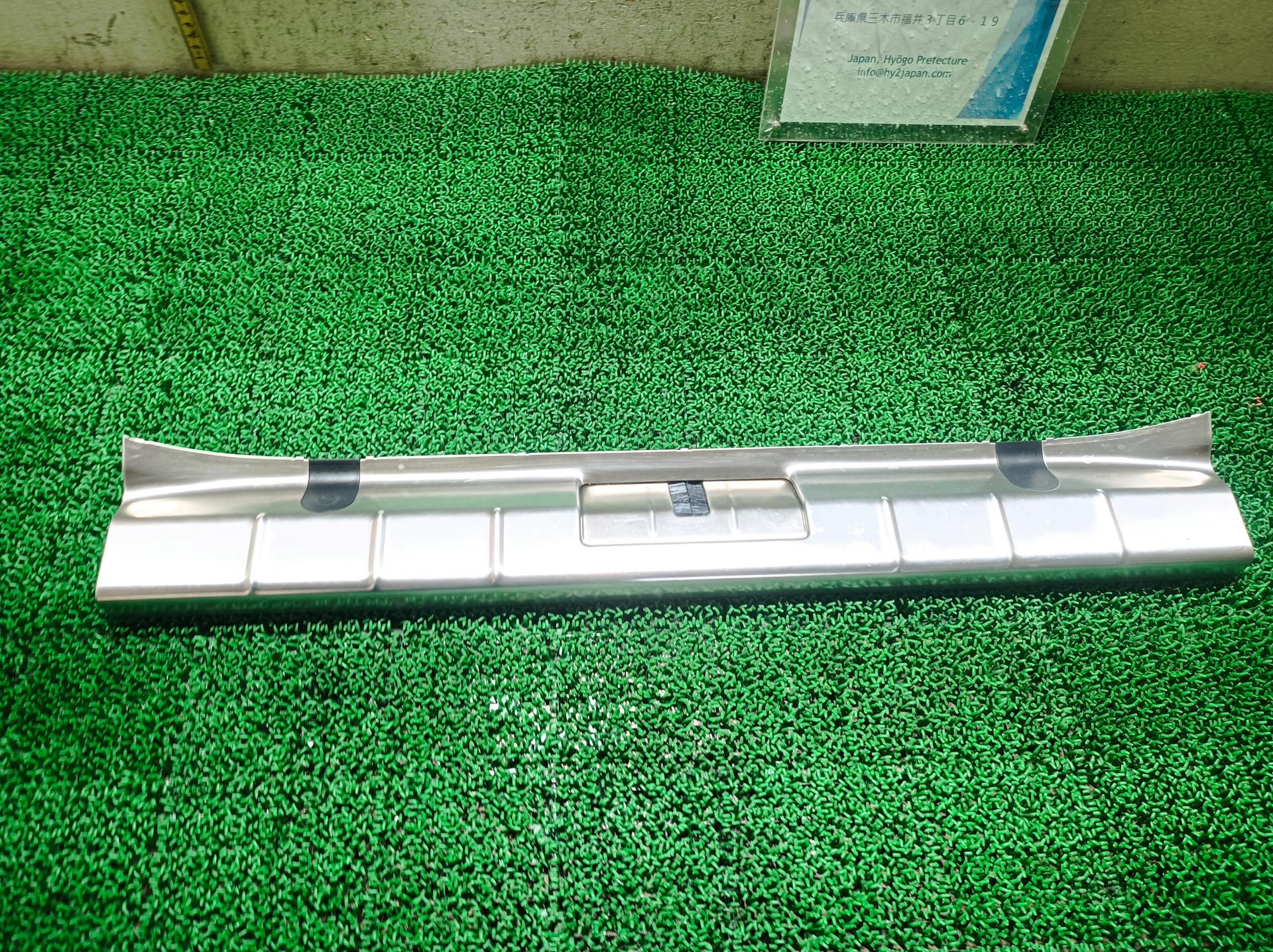 ポルシェ トランクリッドロックトリム パナメーラ ABA-970CWA 970CWA 2015 970