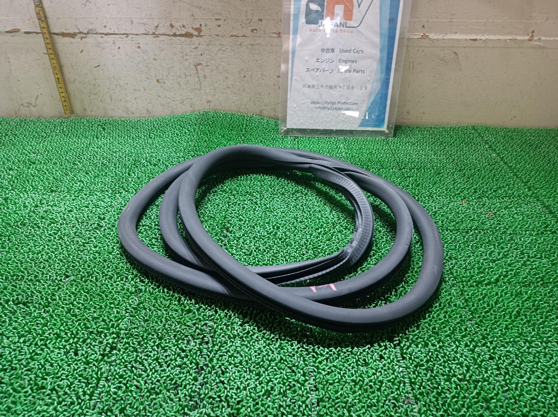 ポルシェ リアドアウェザーストリップ 左 パナメーラ ABA-970CWA 970CWA 2015 970