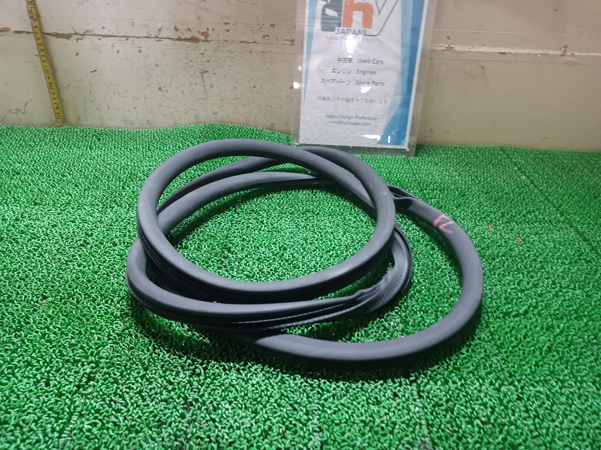 ポルシェ フロントドアウェザーストリップ 左 パナメーラ ABA-970CWA 970CWA 2015 970