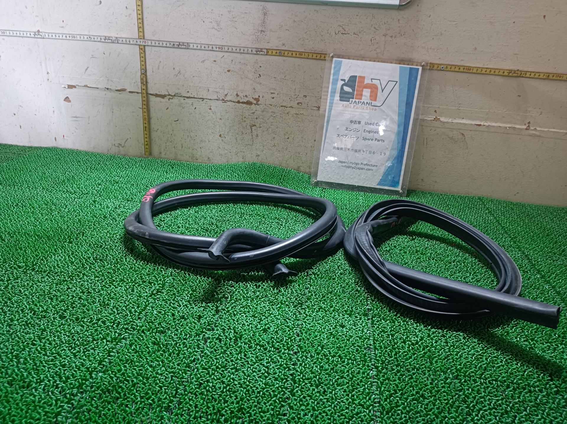 ポルシェ フードウェザーストリップ パナメーラ ABA-970CWA 970CWA 2015 970