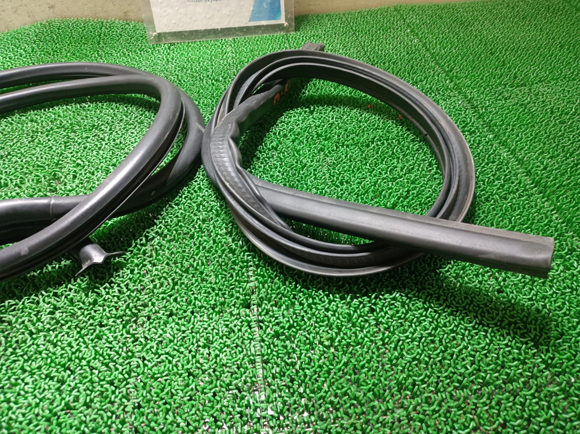 ポルシェ フードウェザーストリップ パナメーラ ABA-970CWA 970CWA 2015 970