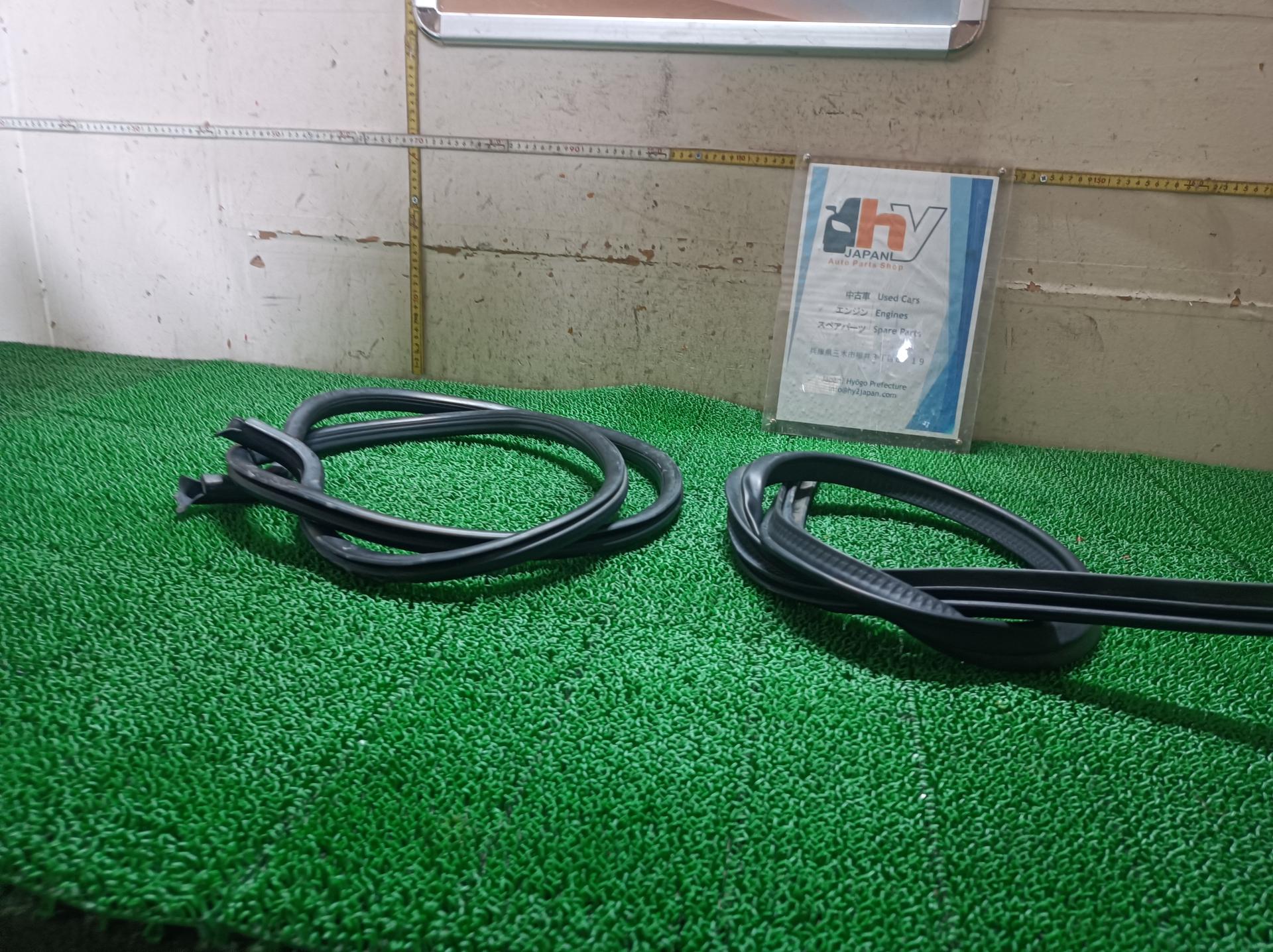 ポルシェ フードウェザーストリップ パナメーラ ABA-970CWA 970CWA 2015 970