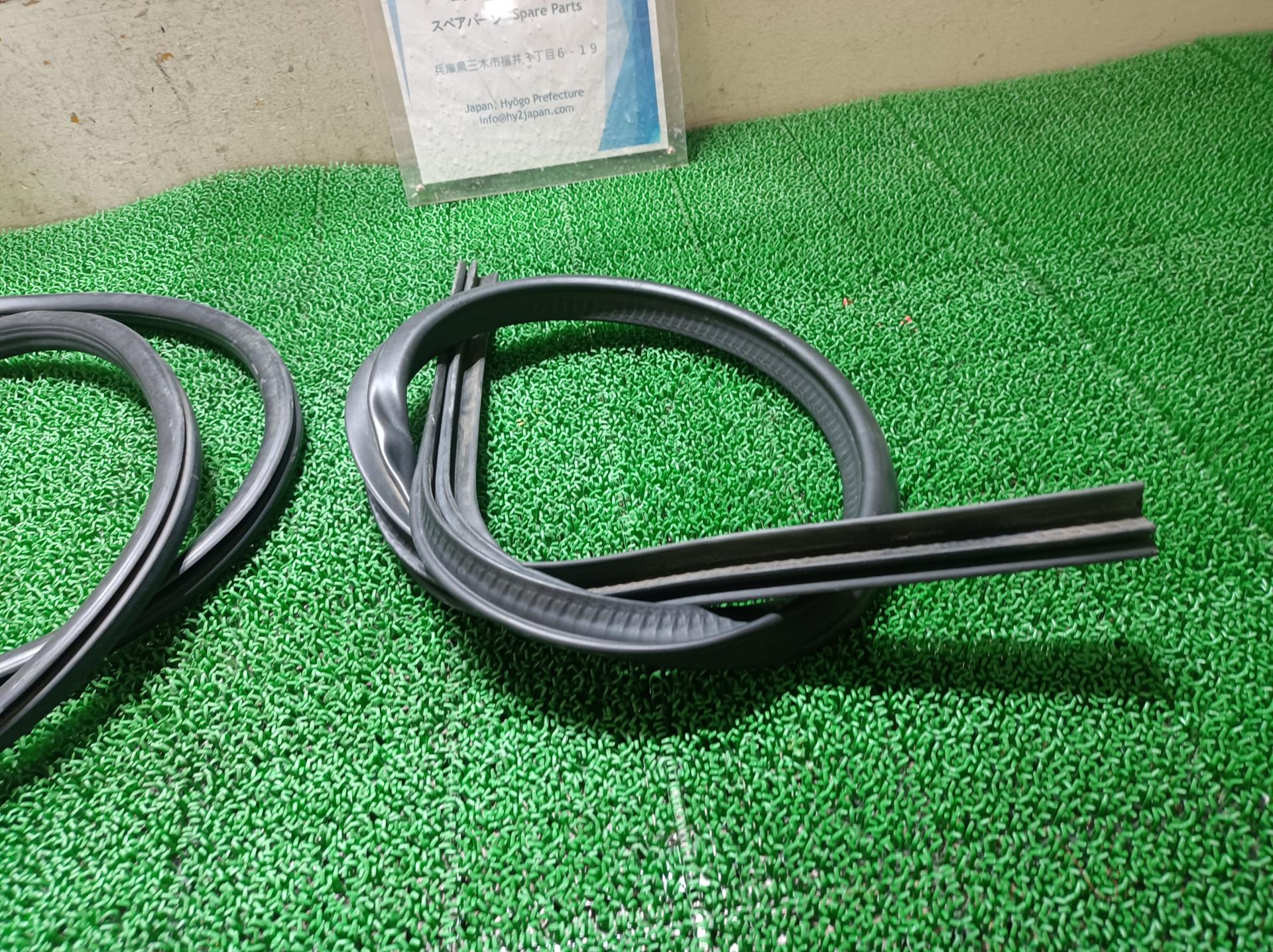 ポルシェ フードウェザーストリップ パナメーラ ABA-970CWA 970CWA 2015 970