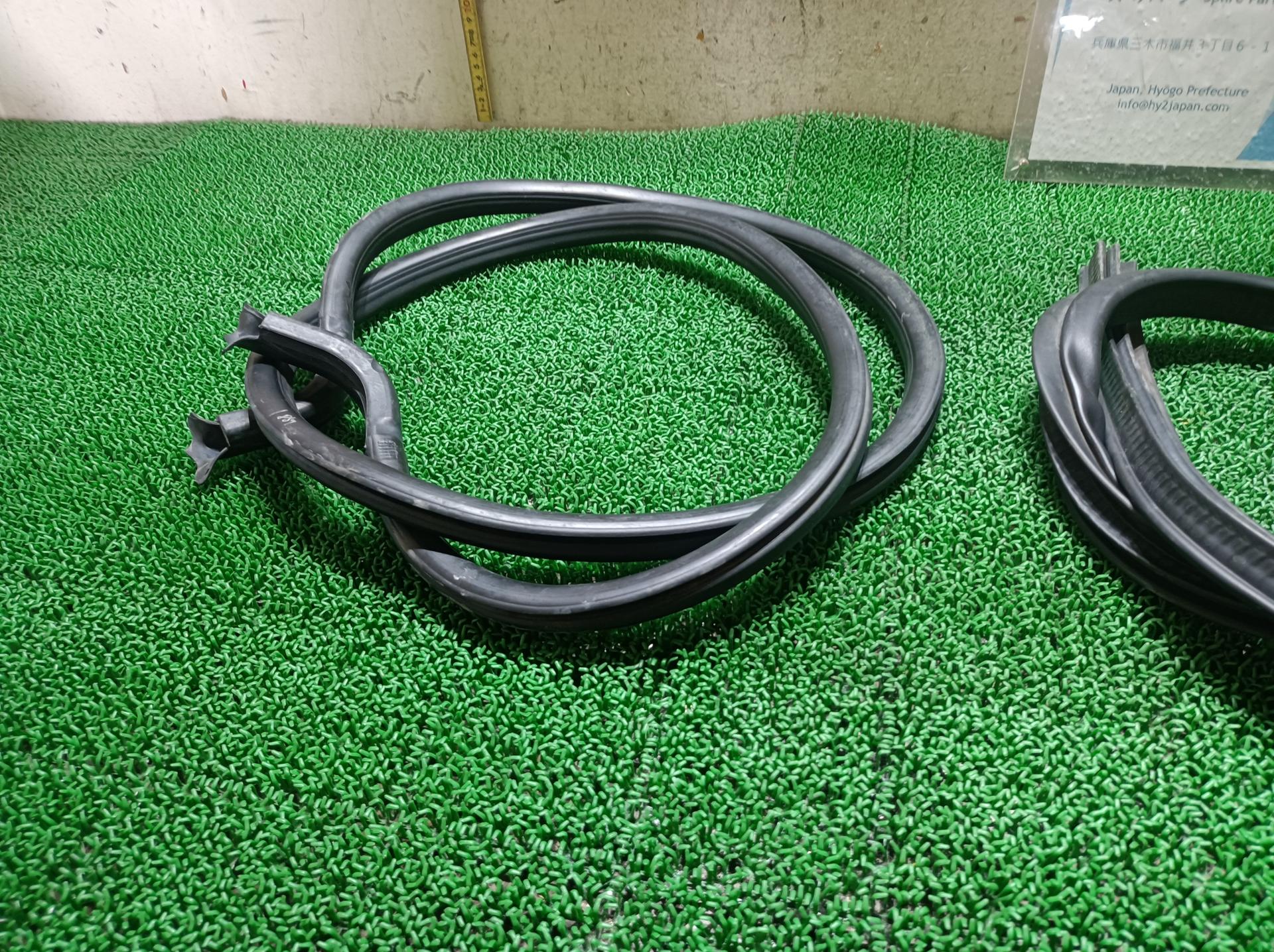 ポルシェ フードウェザーストリップ パナメーラ ABA-970CWA 970CWA 2015 970