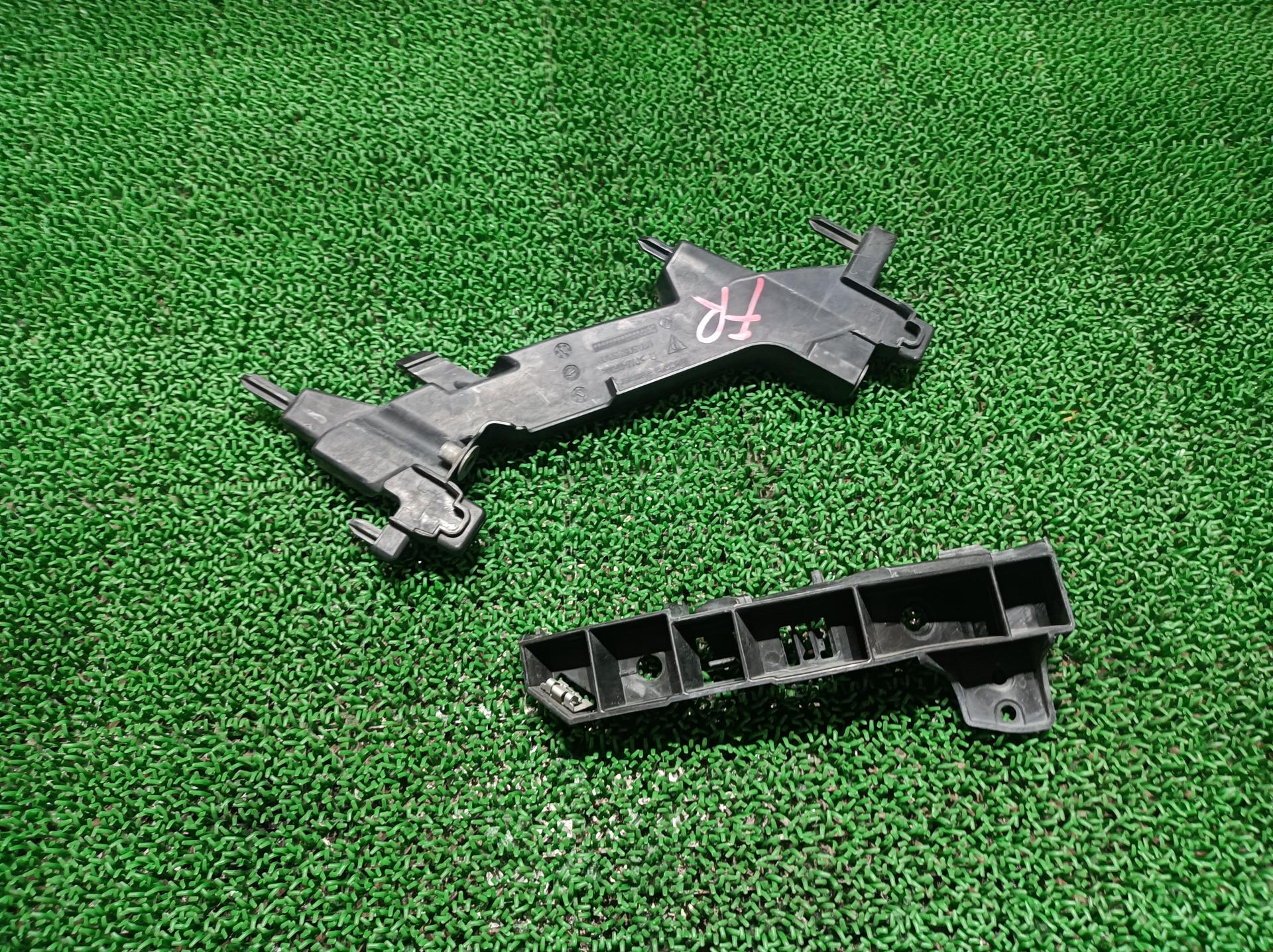 ポルシェ フロントバンパーブラケット 右 パナメーラ ABA-970CWA 970CWA 2015 970