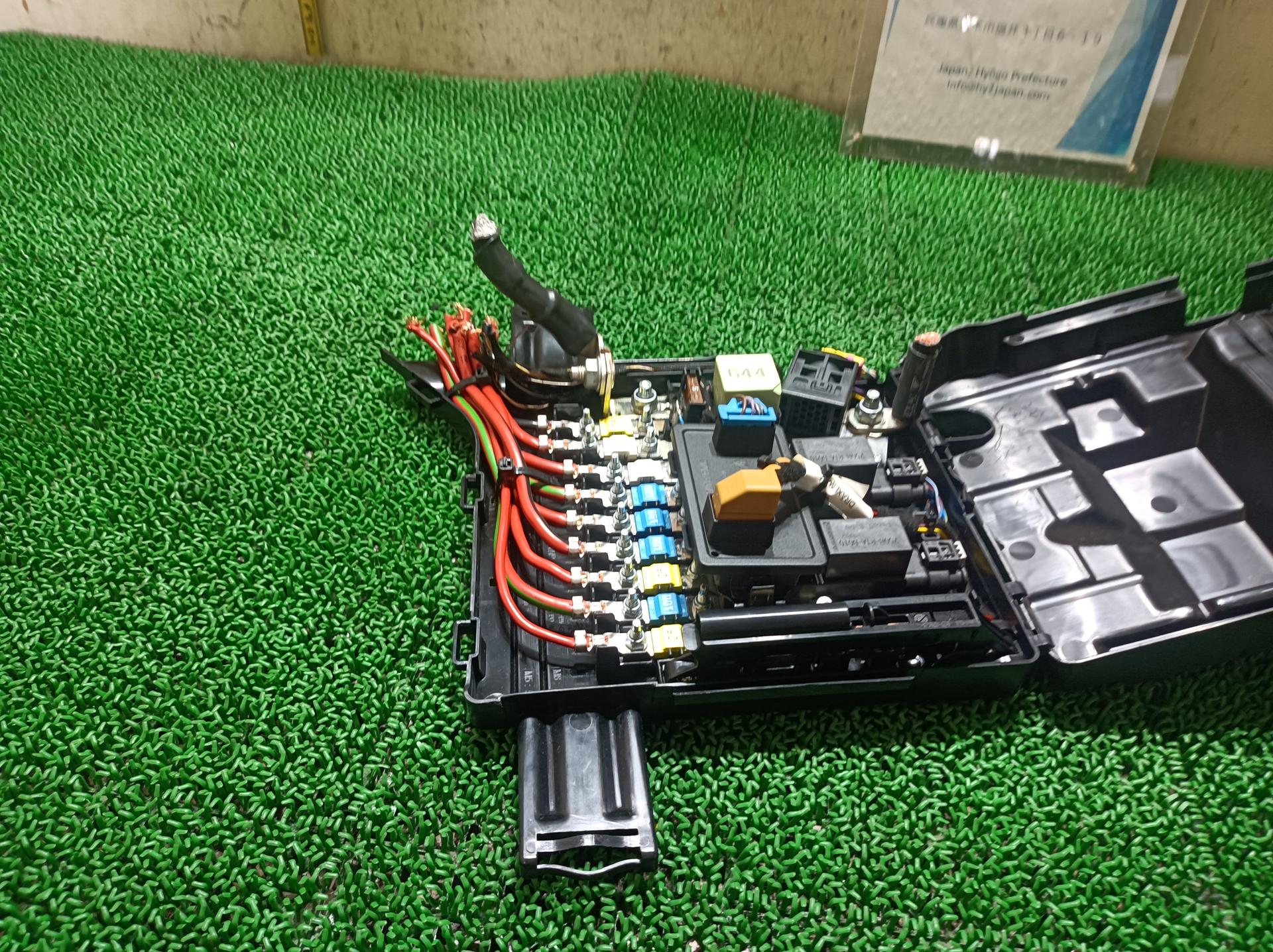 ポルシェ ヒューズボックス パナメーラ ABA-970CWA 970CWA 2015 970