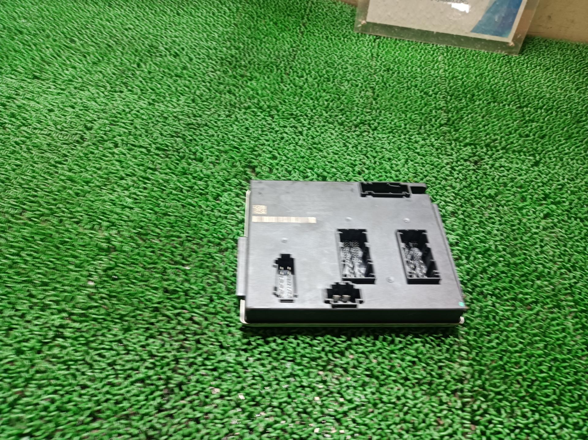 ポルシェ BCMコンピューター リア パナメーラ ABA-970CWA 970CWA 2015 970