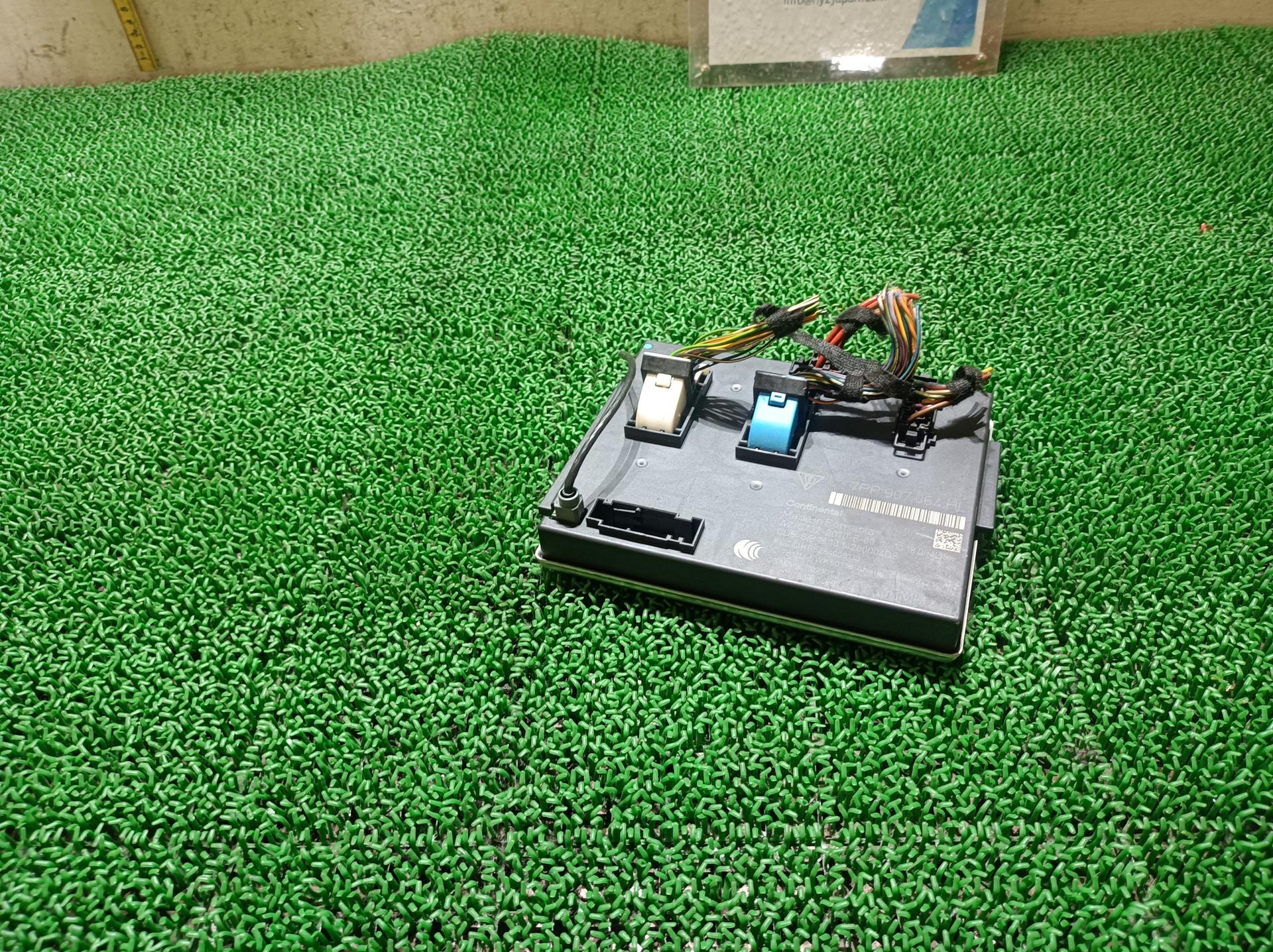 ポルシェ BCMコンピューター フロント パナメーラ ABA-970CWA 970CWA 2015 970