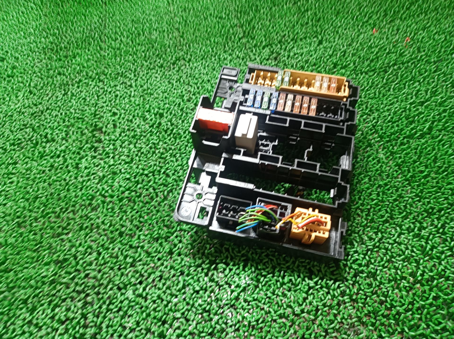ポルシェ ヒューズボックス パナメーラ ABA-970CWA 970CWA 2015 970