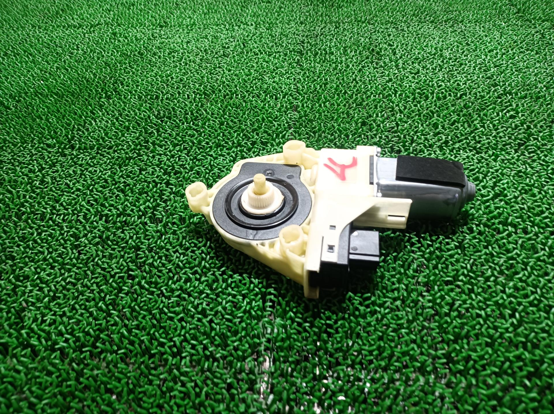 ポルシェ リアウィンドウレギュレータモーター 左 パナメーラ ABA-970CWA 970CWA 2015 970